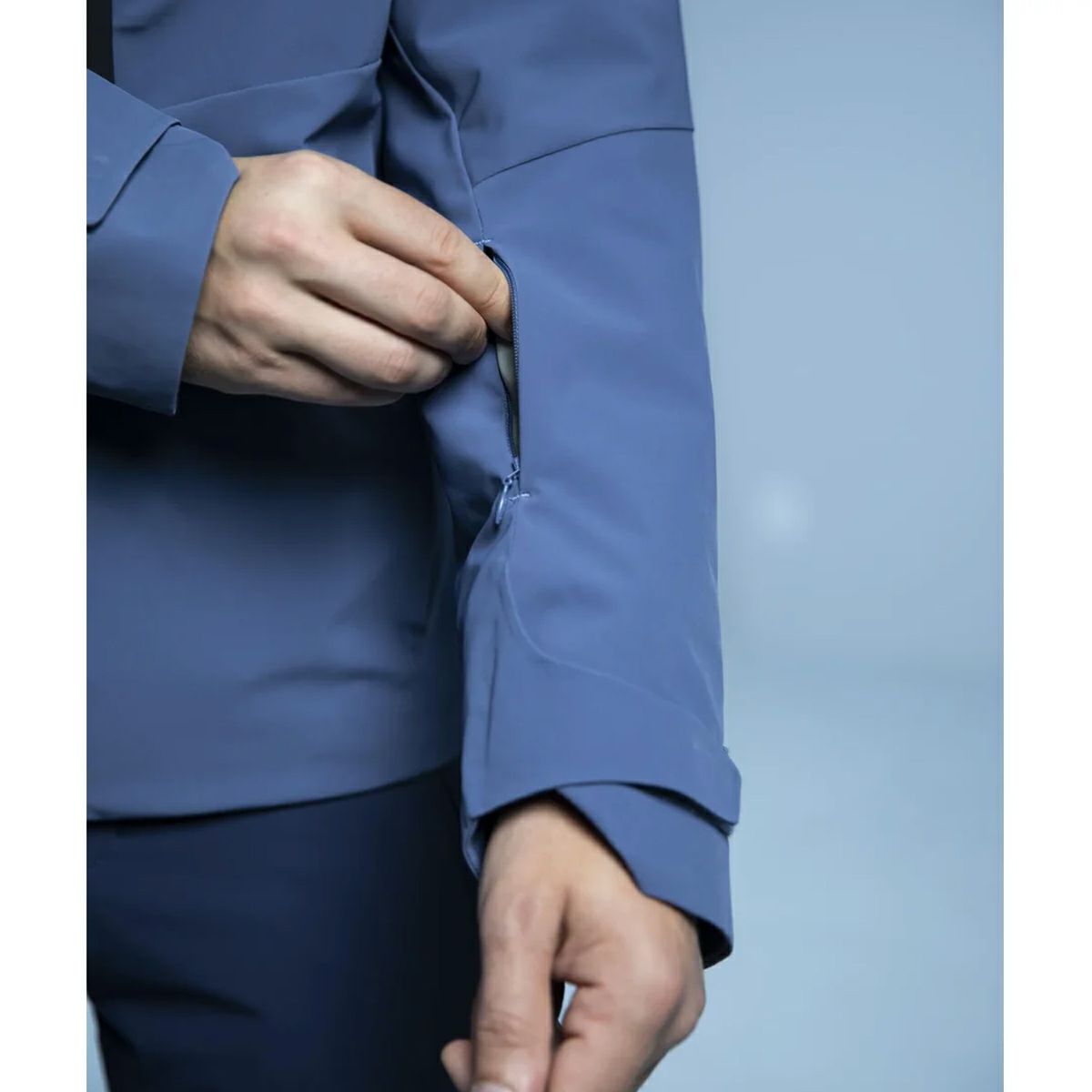 新品 タグ付き DESCENTE スーツ クールマックス ブルー 織柄 A5 DESCENTE デサント スキーウェア アウター ジャケット メンズ＜2026